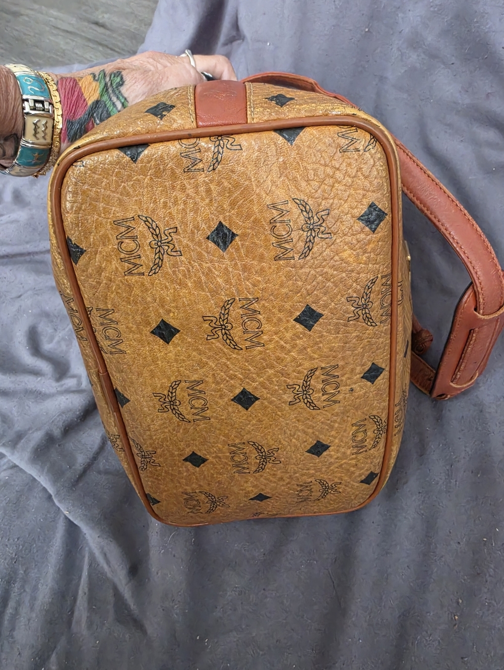 AUTHENTIC Cognac/Chestnut McM Visetos Leather Drawstring Bucket Shoulder Bag - Picture 4 of 15